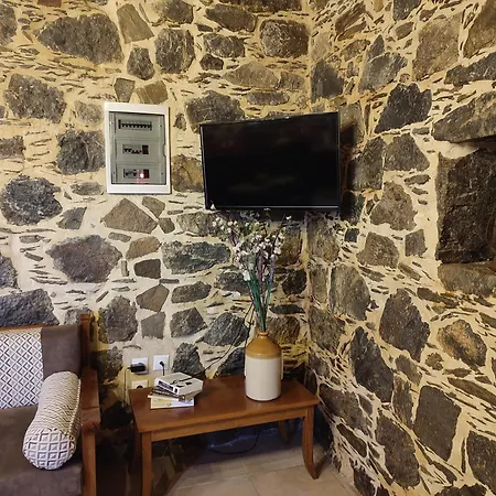 Grandma Agatha & Virginia's Stonehouse Lejlighed